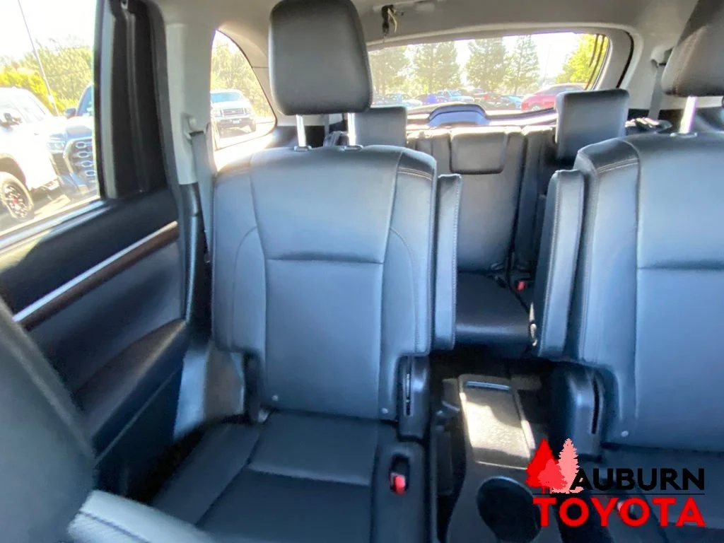 Used 2016 Midnight Black Metallic Toyota Limited image 26