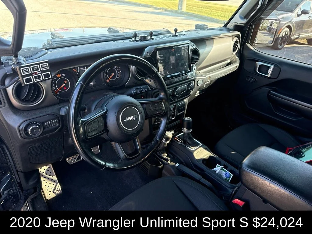 Used 2020 Black Jeep Unlimited Sport S image 10