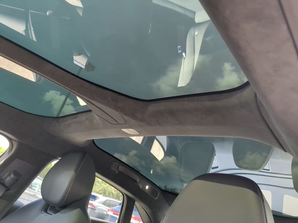 Used 2024 Red Lucid Touring image 21