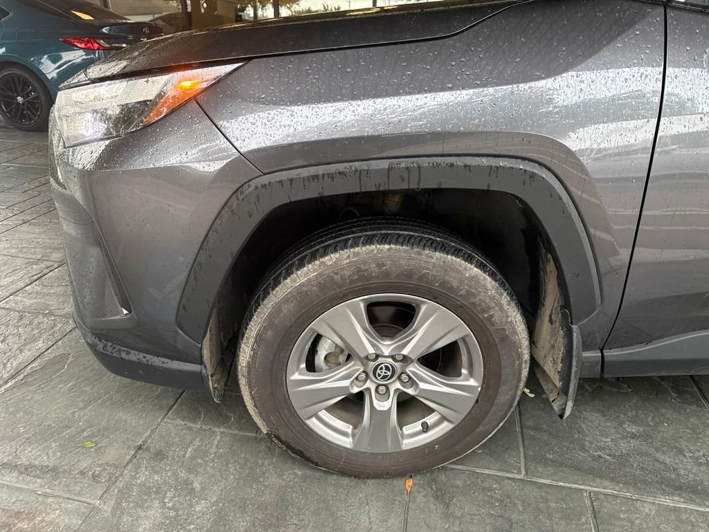 2024 Toyota RAV4 XLE - Photo 2