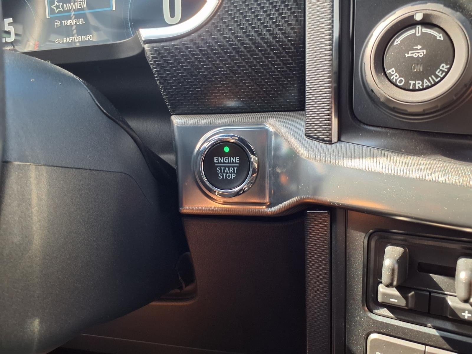 2023 Ford F-150 Raptor - Photo 25