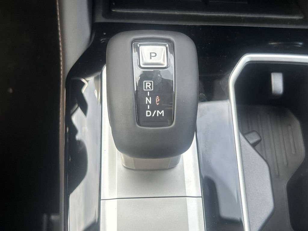 New 2026 LABRADOR BLK PR Mitsubishi SE image 25