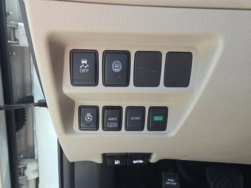 Used 2021 White Nissan SV image 14