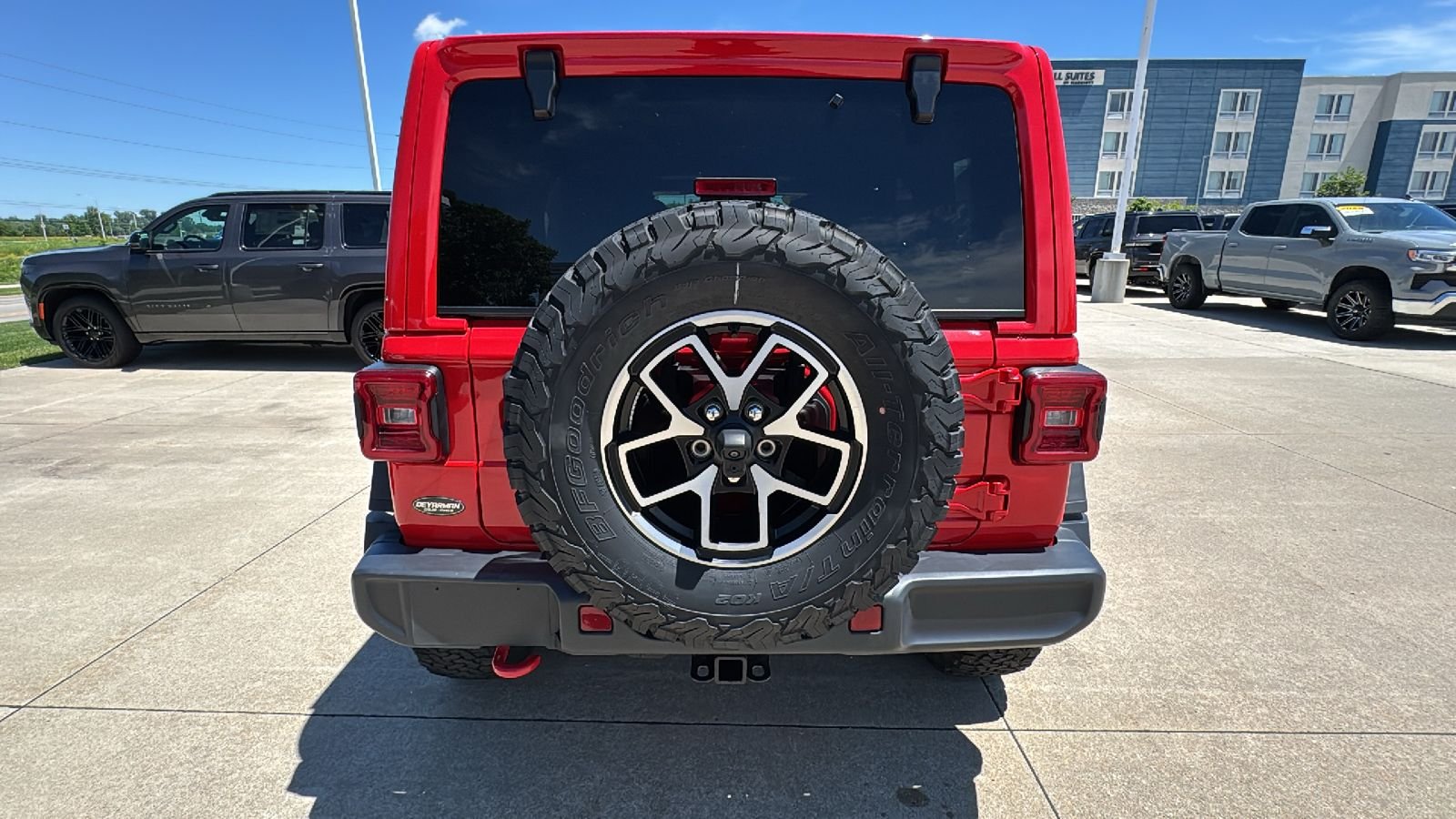 Used 2025 Red Jeep Rubicon image 13