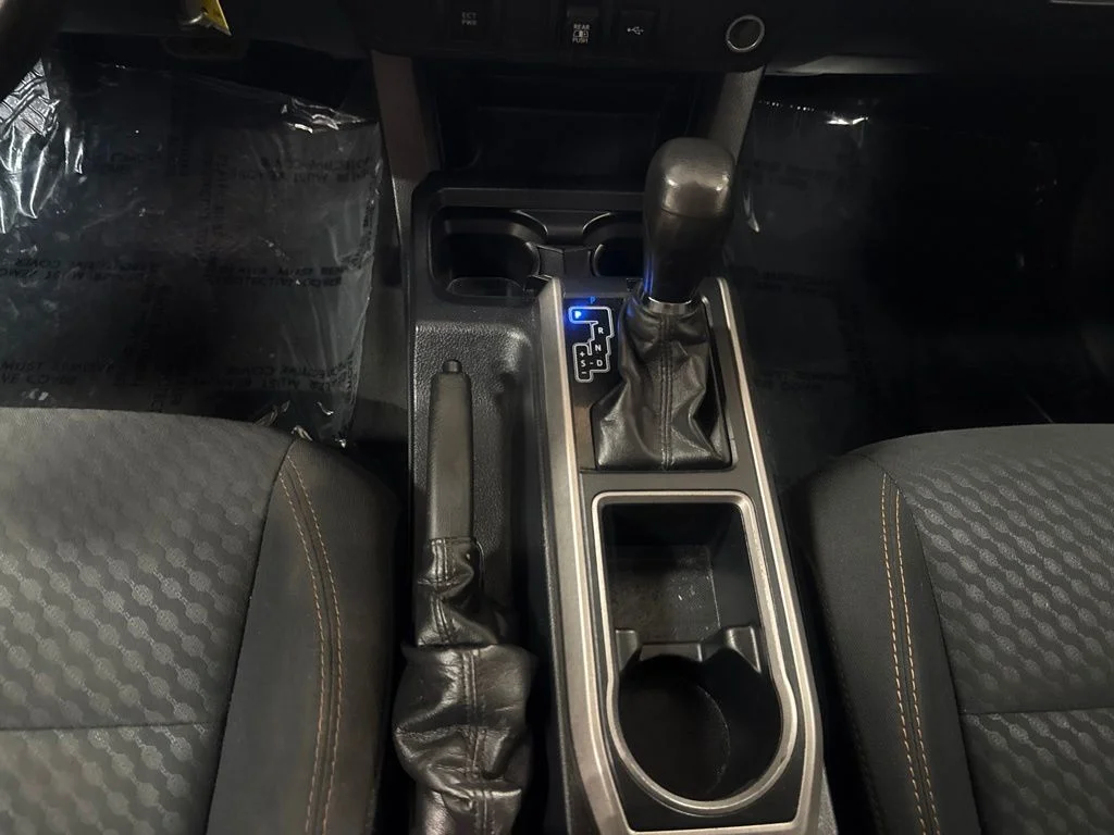Used 2020 Cement Toyota SR5 image 18