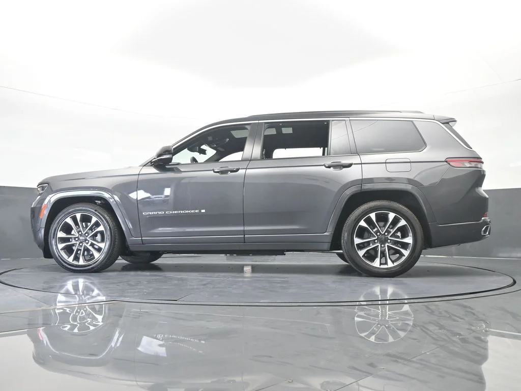 Used 2024 Baltic Gray Metallic Clearcoat Jeep Overland image 62