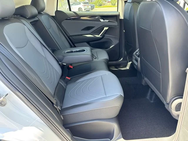 New 2026 Pure White Volkswagen 2.0T SE image 24