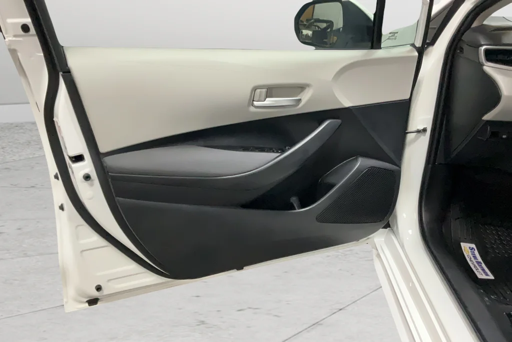 Used 2021 White Toyota LE image 11