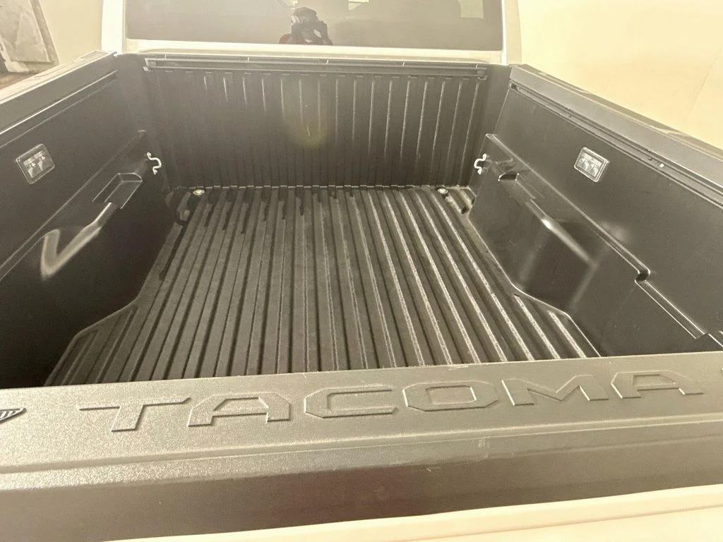 Used 2025 Ice Cap Toyota SR5 image 25