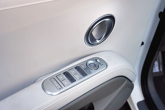 New 2026 White Hyundai SEL Premium image 28