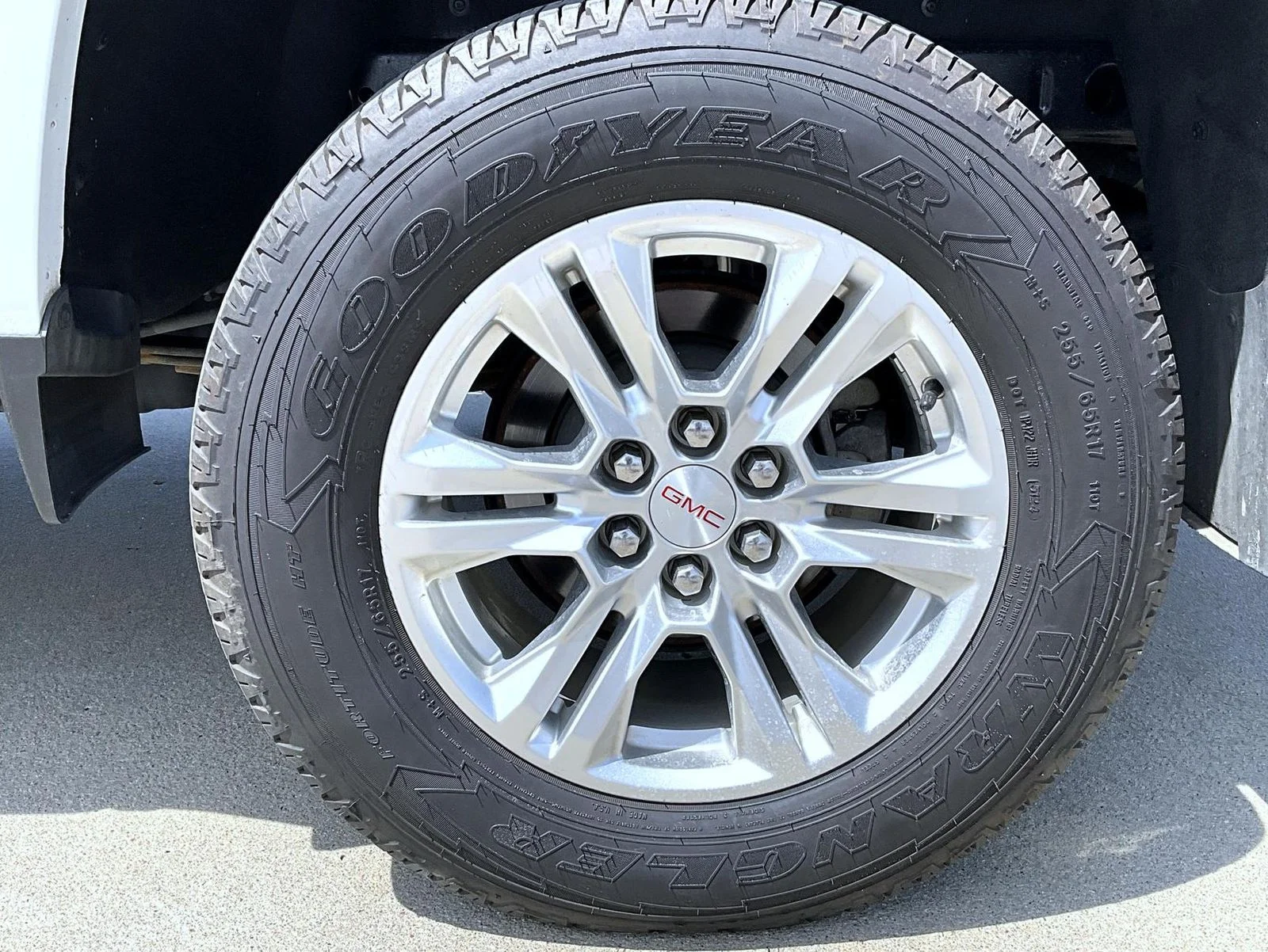Used 2019 White GMC SLE1 image 25