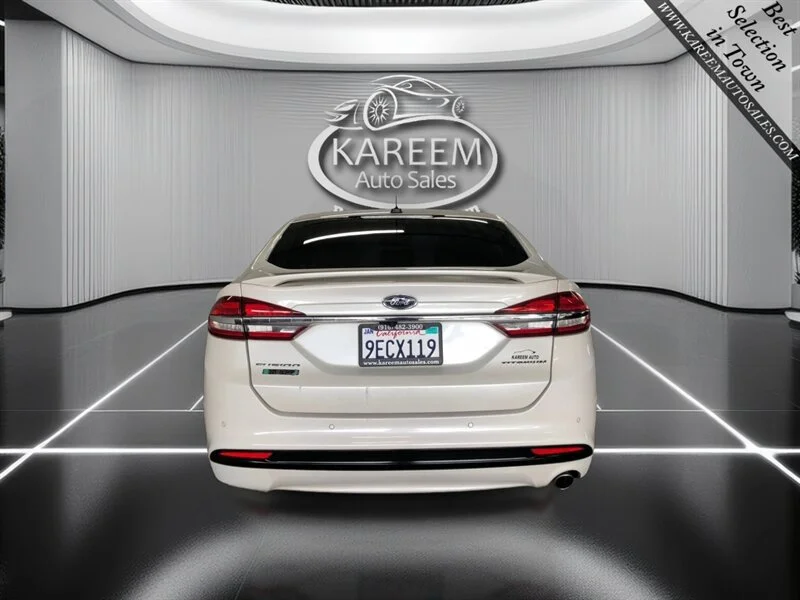 Used 2018 Oxford White Ford Titanium image 6