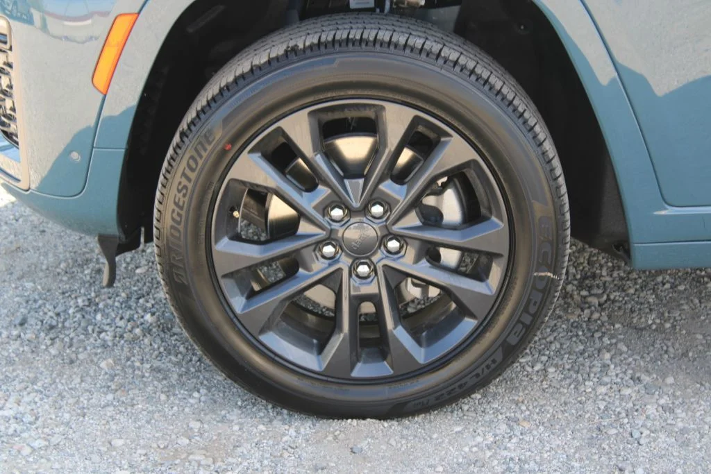 New 2026 Steel Blue Exterior Paint Jeep Limited Reserve image 8