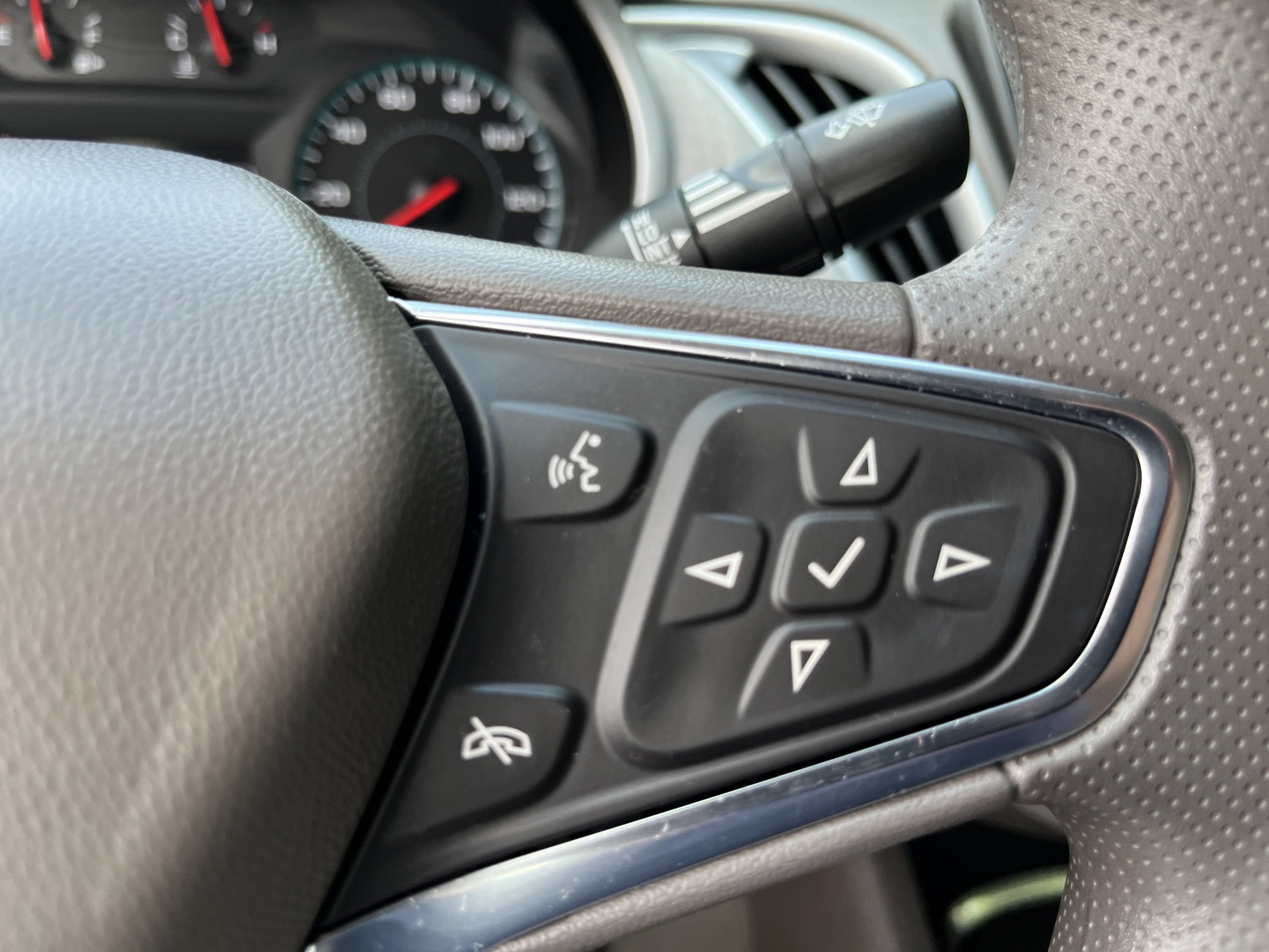 Used 2025 Sterling Gray Metallic Chevrolet  image 24