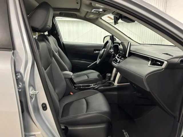 Used 2025 Silver Toyota XLE image 21