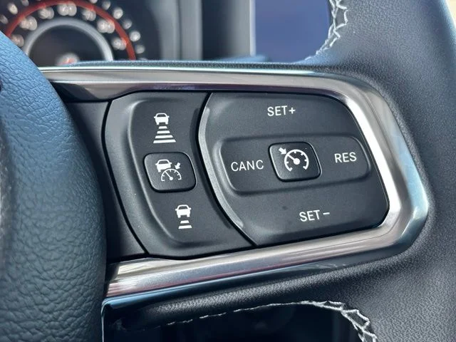 New 2026 Hydro Blue Pearl-Coat Exterior Paint Jeep Sahara image 18