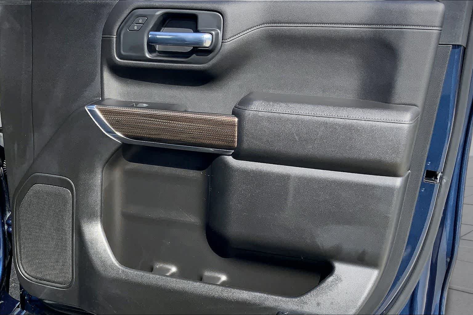 Used 2022 Northsky Blue Metallic Chevrolet LT image 40