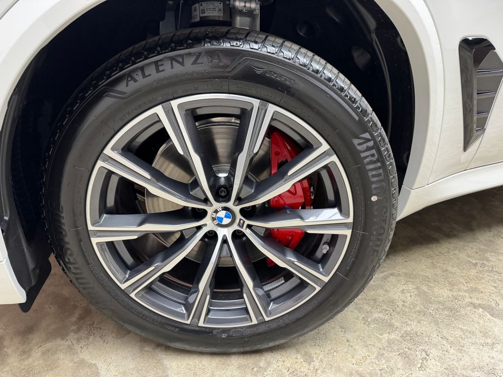 New 2026 White BMW xDrive40i image 27