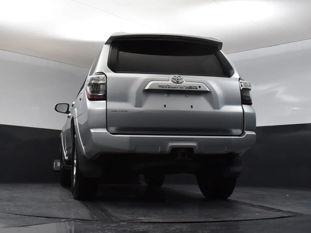 Used 2020 Silver Toyota SR5 image 34