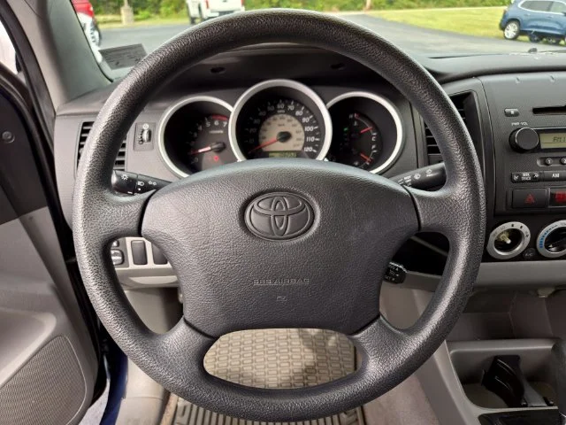 Used 2007 Blue Toyota  image 29