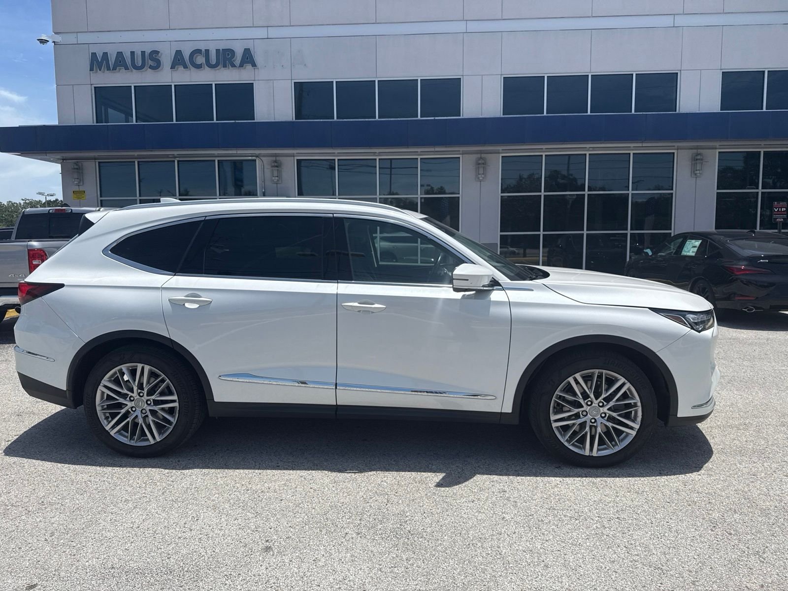 Used 2023 White Acura Advance image 3