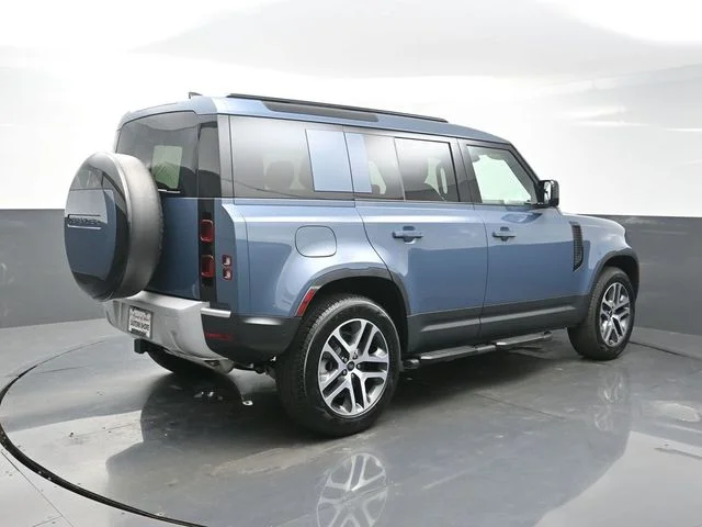 Used 2025 Blue Land Rover S image 7