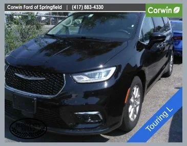 Used 2024 Diamond Black Chrysler Touring L image 1