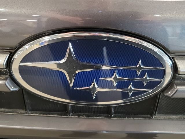 Used 2025 Ice Silver Metallic Subaru Premium image 31