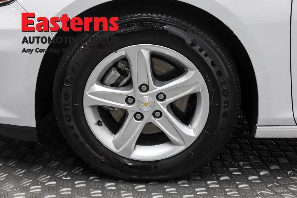 Used 2024 White Chevrolet LS image 31