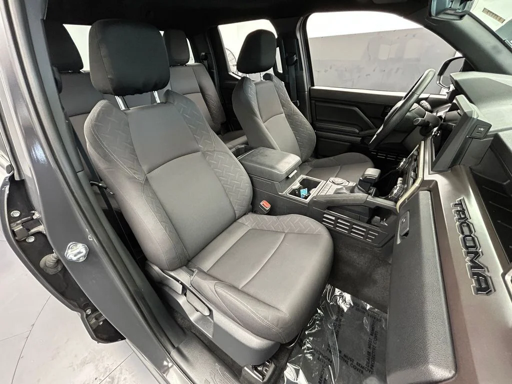 Used 2025 Underground Toyota SR5 image 17