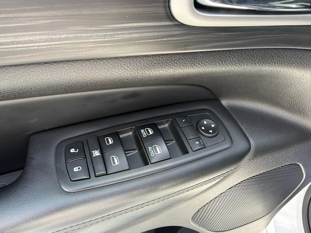 2019 Jeep Grand Cherokee Altitude - Photo 11