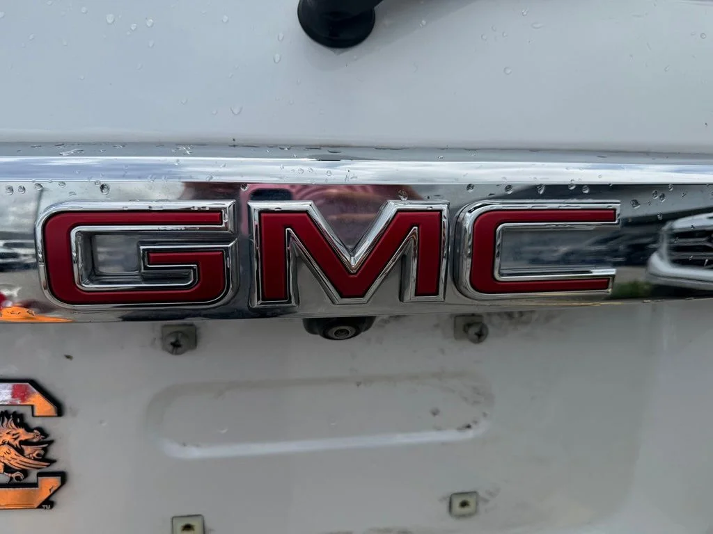 Used 2020 White Frost GMC SLT image 8