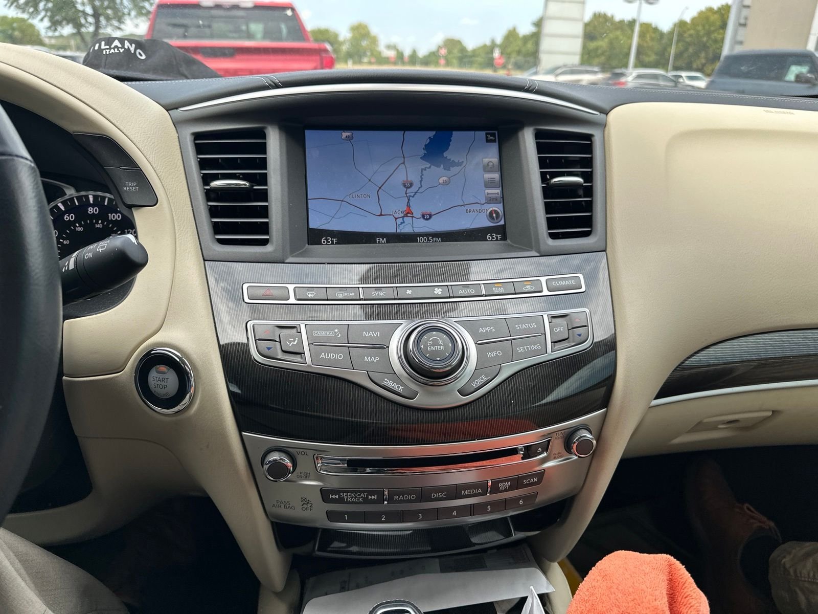 Used 2020 White INFINITI LUXE image 17