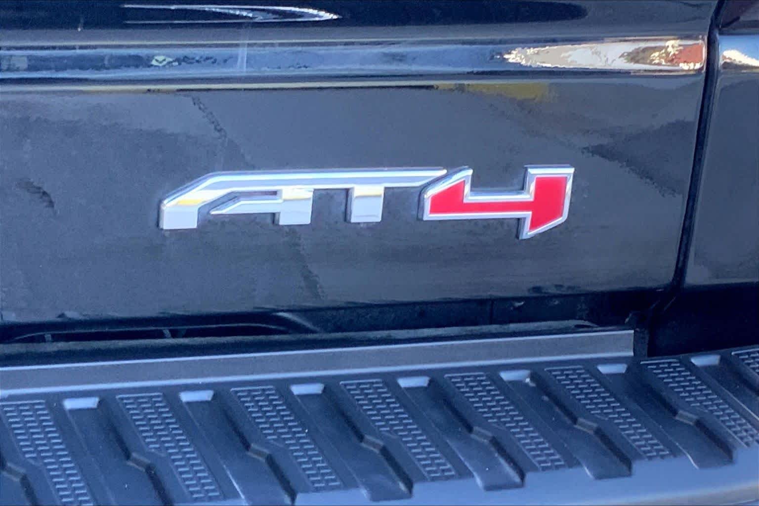 Used 2025 Onyx Black GMC AT4 image 10
