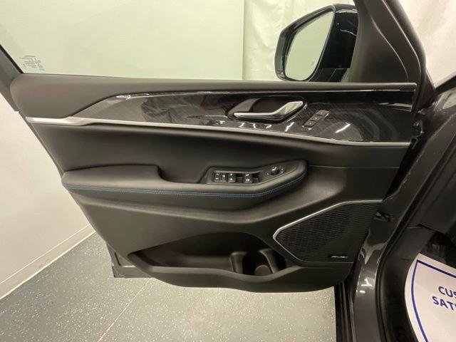 New 2024 Baltic Gray Metallic Clearcoat Jeep Trailhawk image 9