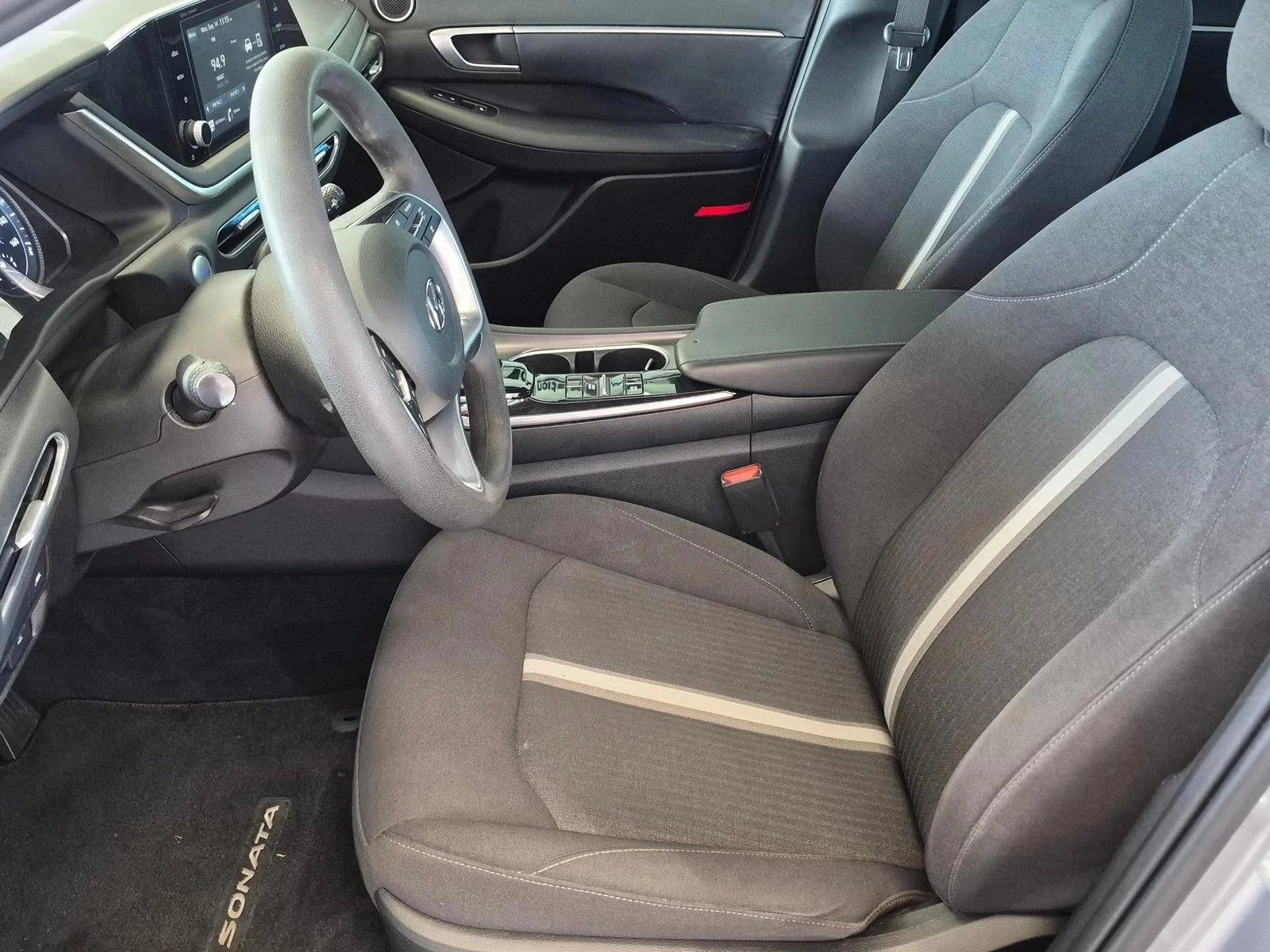 Used 2021 Shimmering Silver Pearl Hyundai SEL image 15