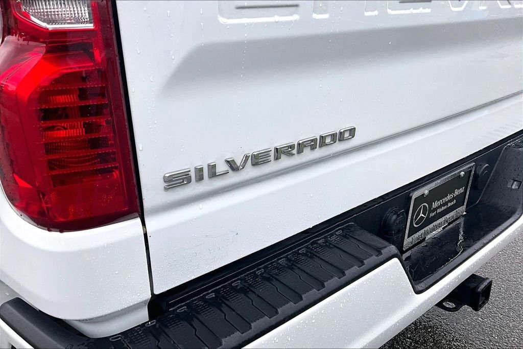 Used 2025 White Chevrolet Custom image 26