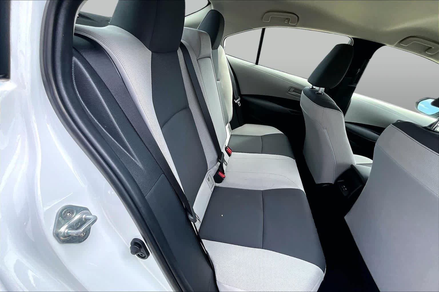 Used 2024 Ice Cap Toyota Hybrid LE image 19