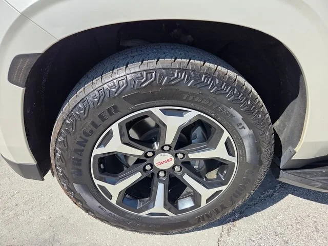 Used 2021 SUMMIT WHITE GMC SLT image 7