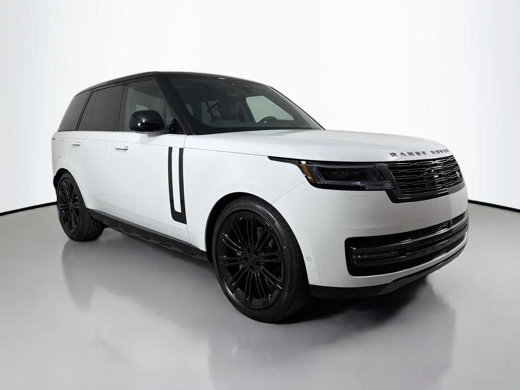 New 2026 Fuji White Land Rover SE image 3