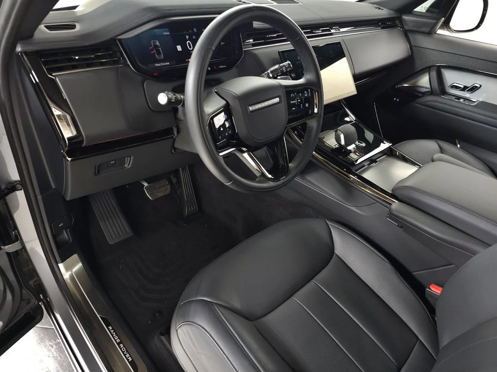 Certified Used 2025 Gray Land Rover Dynamic SE image 17