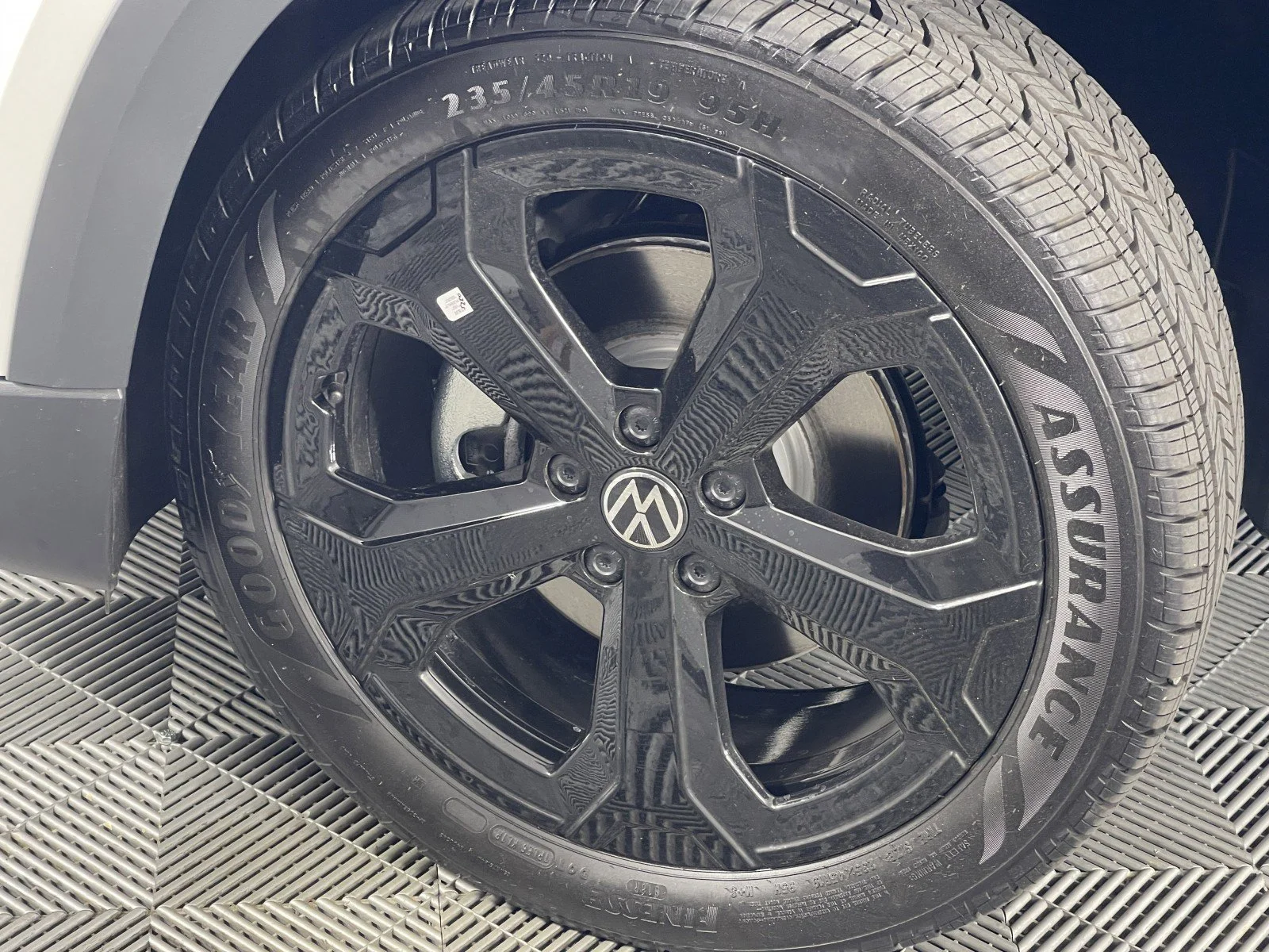 2025 Volkswagen Taos SE Black - Photo 6