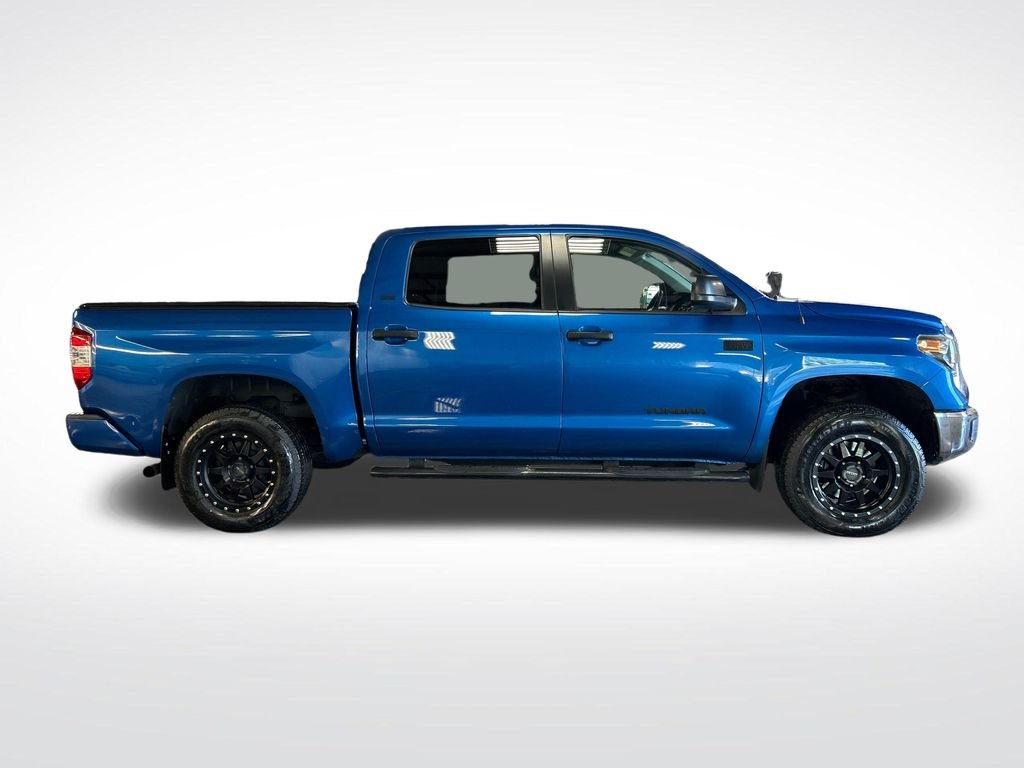 Used 2018 Blue Toyota SR5 image 6