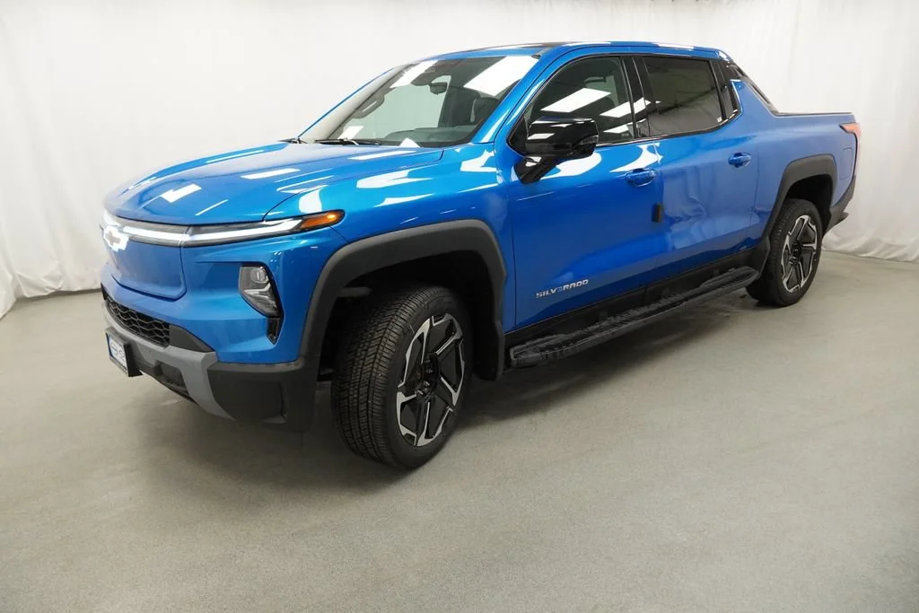 New 2026 Riptide Blue Metallic Chevrolet LT - Max Range image 3
