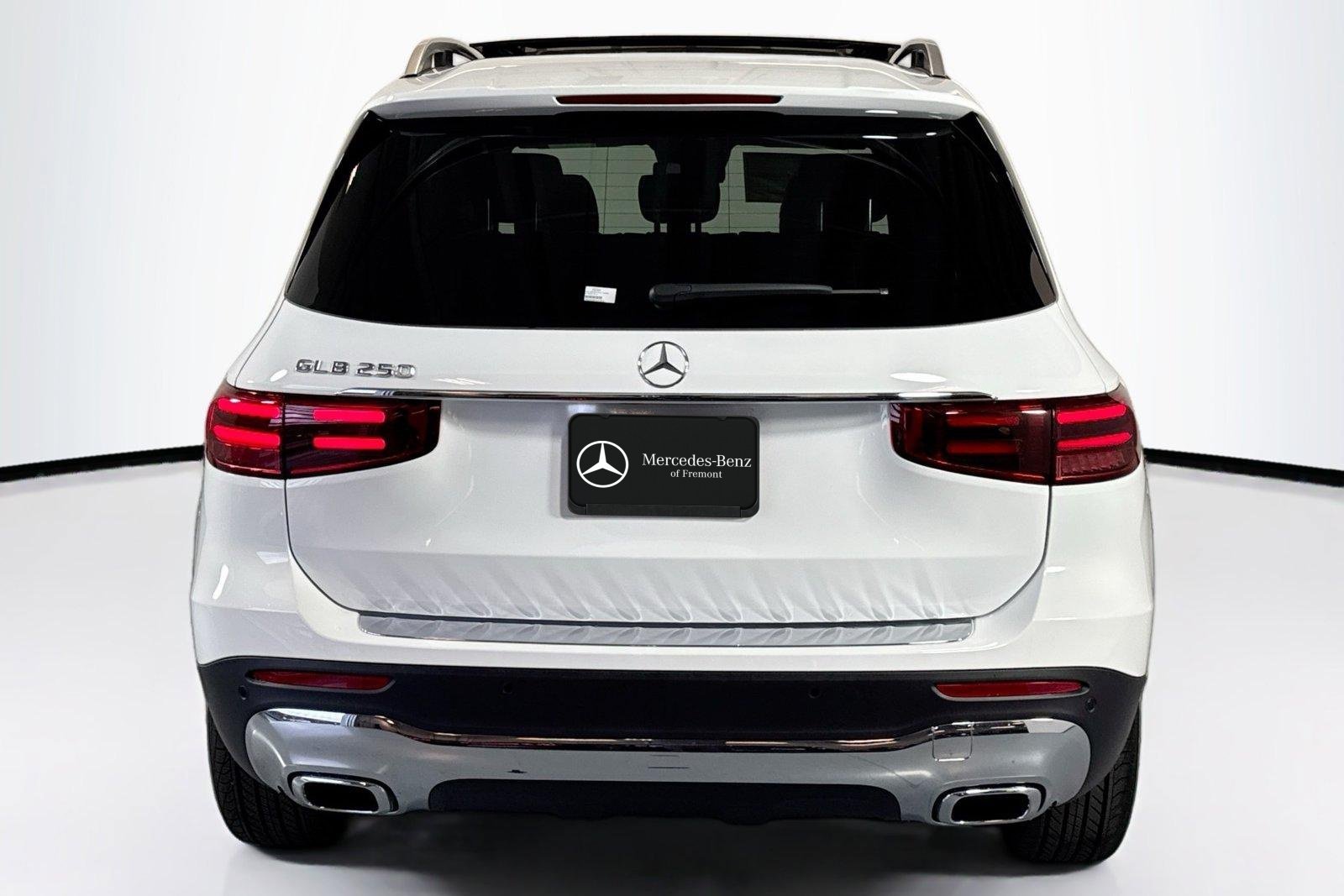 New 2026 Night Black Mercedes-Benz GLB 250 image 6