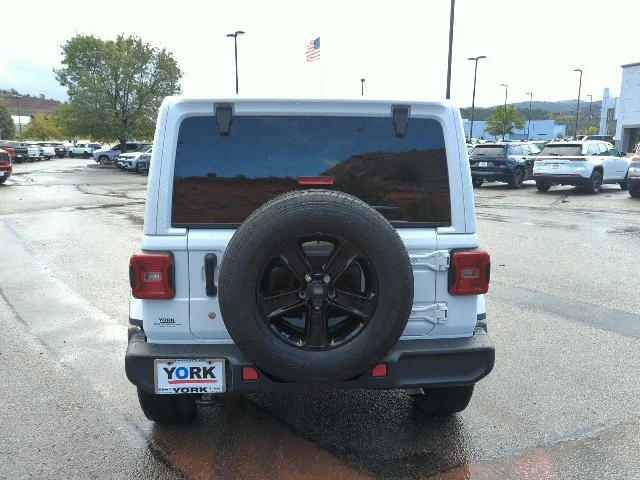 Used 2020 White Jeep Unlimited Sahara Altitude image 5