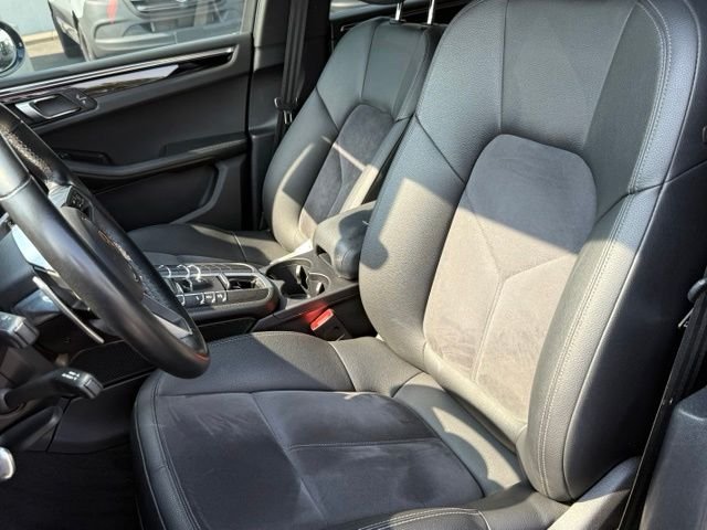 Used 2020  Porsche  image 5