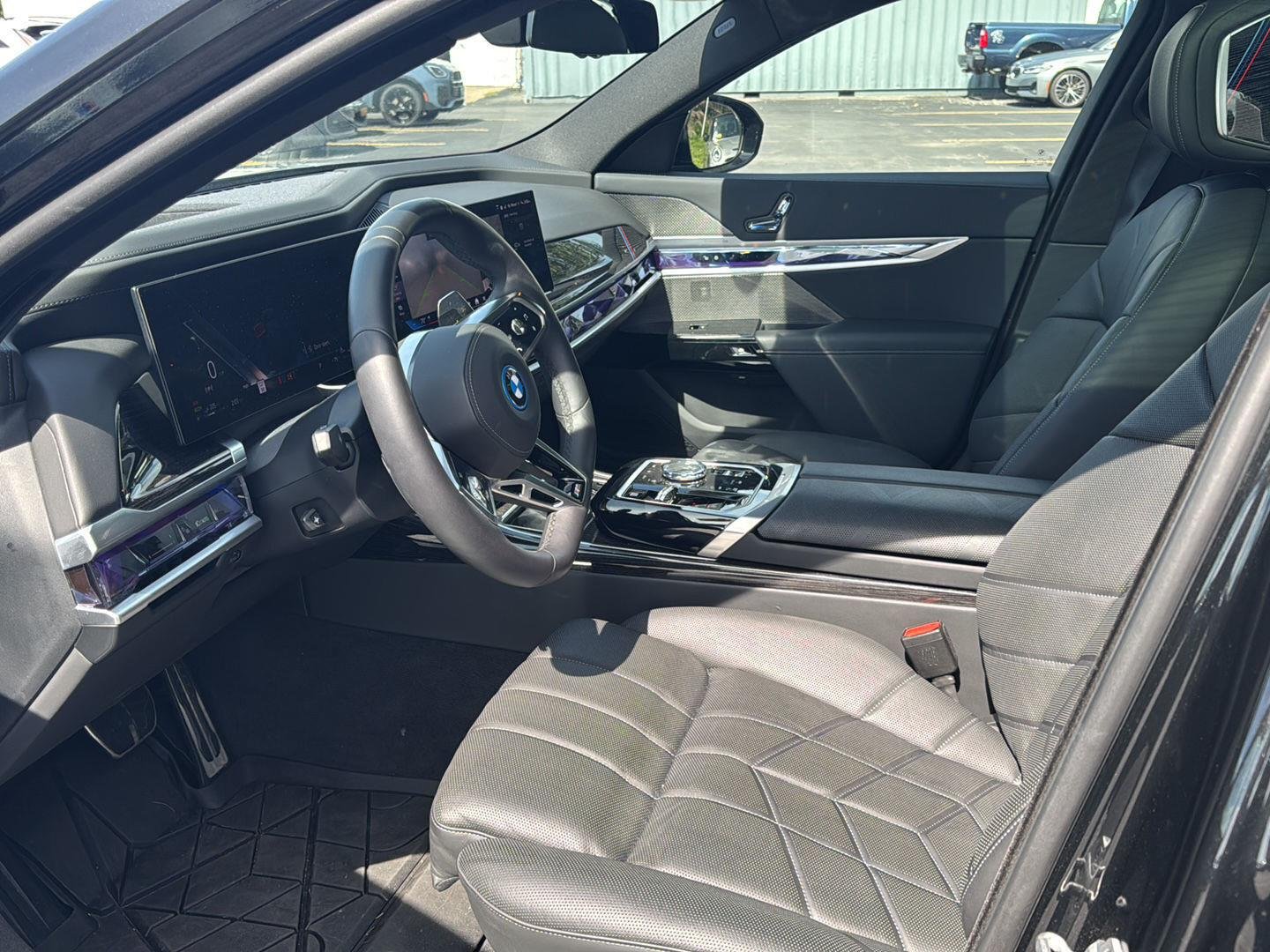 New 2026 Black Sapphire Metallic BMW 750e xDrive image 9