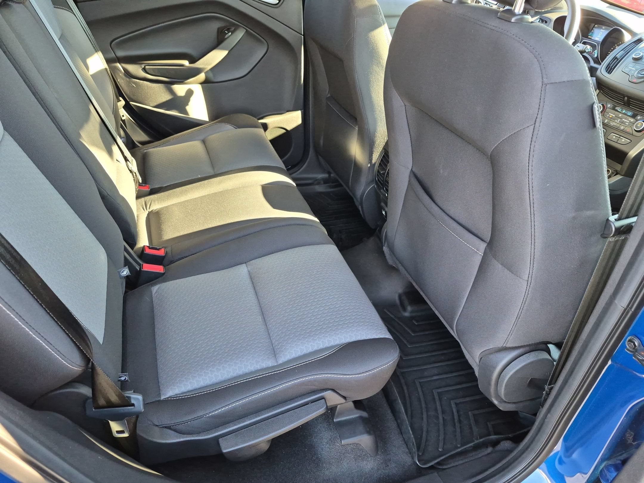 Used 2018 Lightning Blue Metallic Ford SE image 31