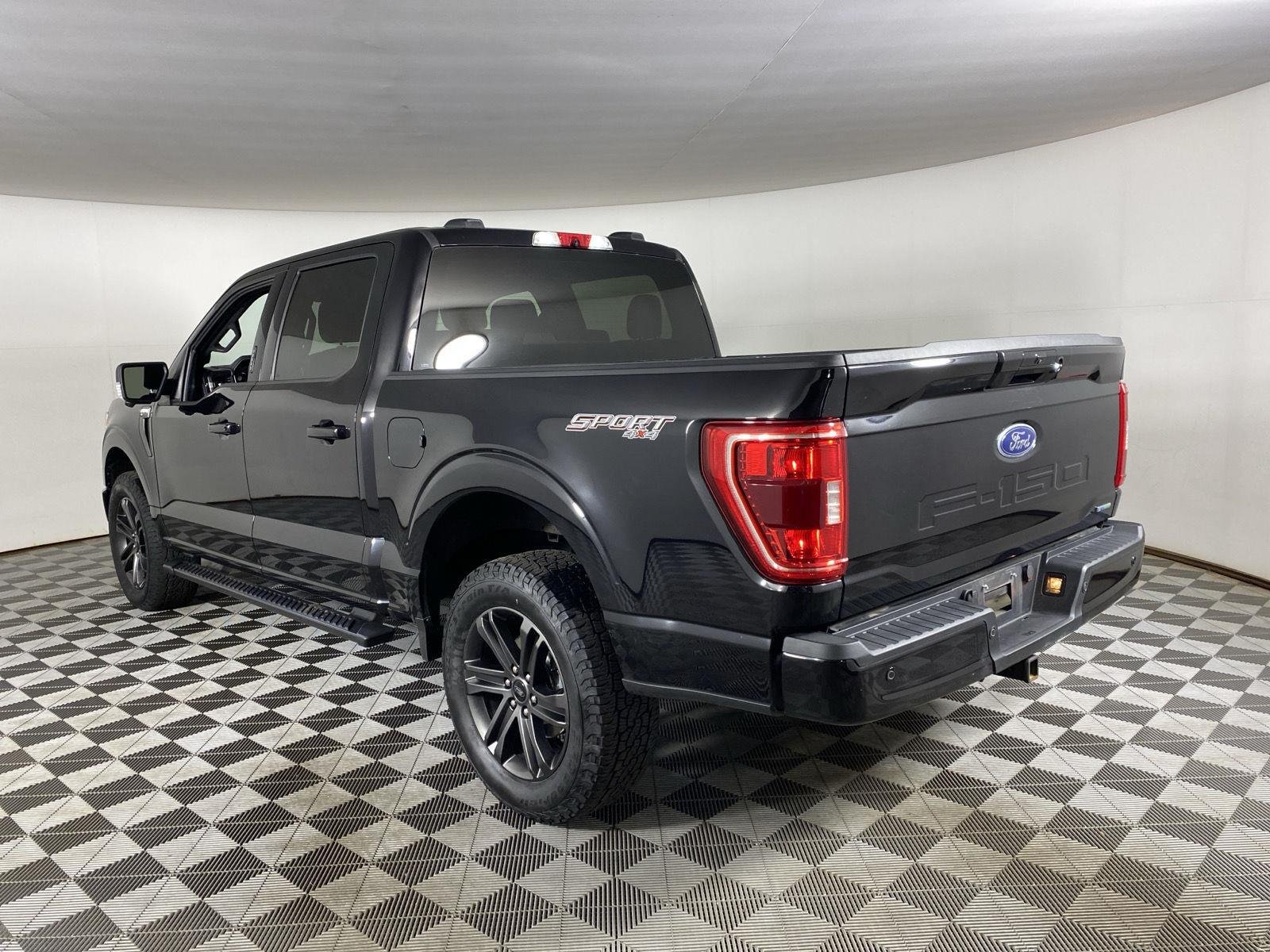 Used 2022 Agate Black Ford XLT image 8